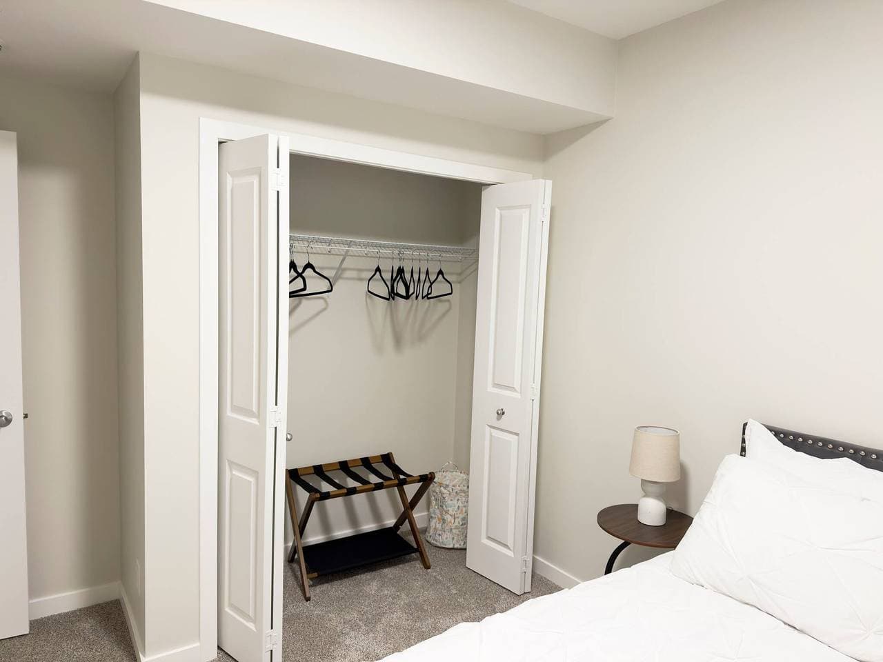 Foto 7 von 78: Luxuriöse Privatsuite in der Nähe des Flughafens Calgary