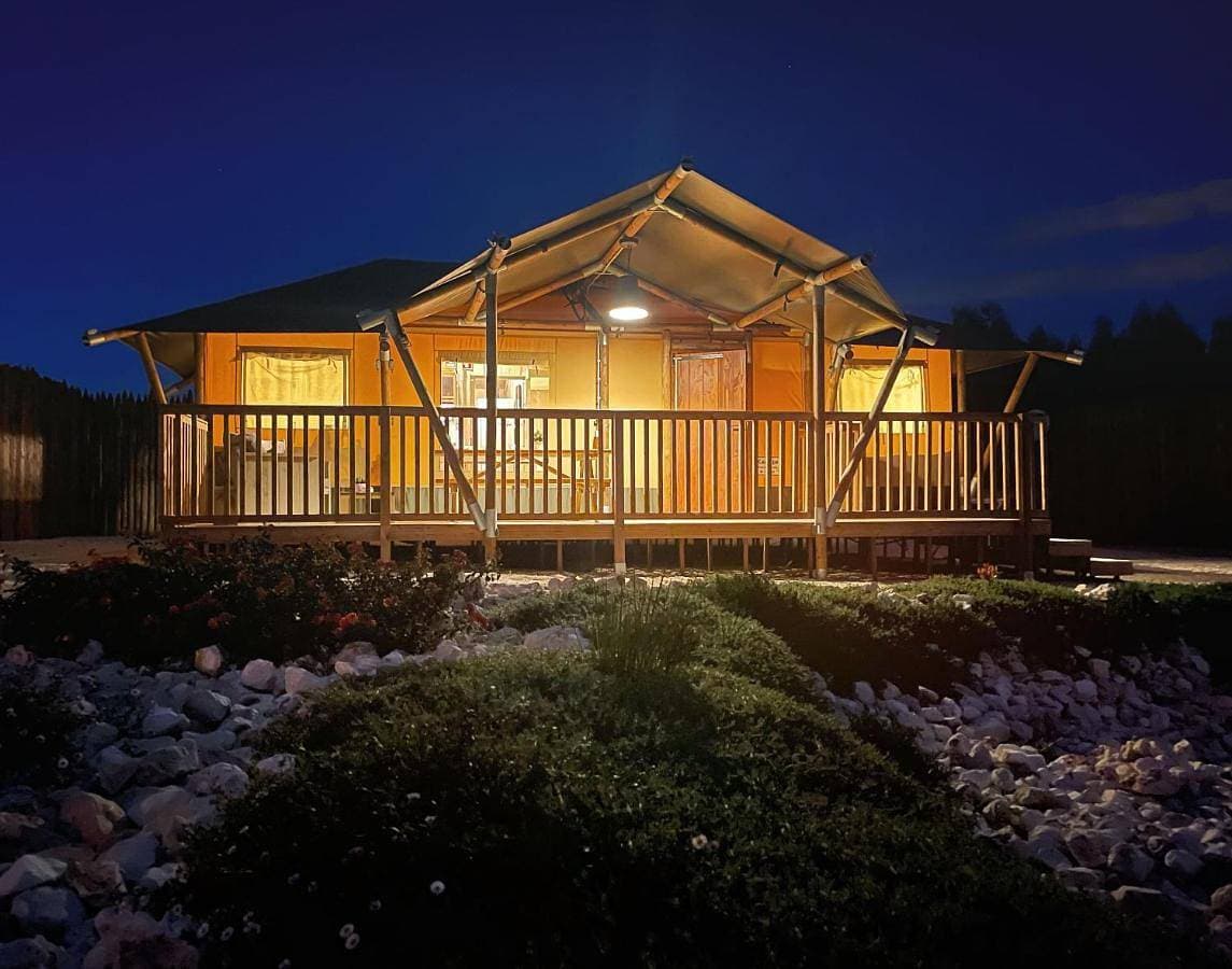 Foto 2 von 43: Two-Bedroom Chalet