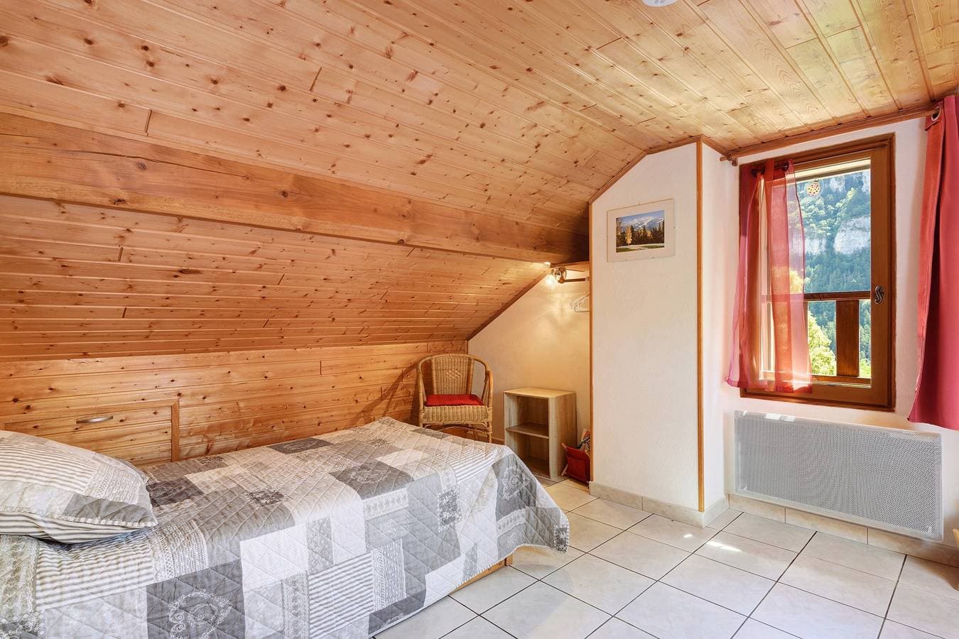 Foto 8 von 33: Gästezimmer „La Rossinière“ mit Bergblick, privater Terrasse und WLAN
