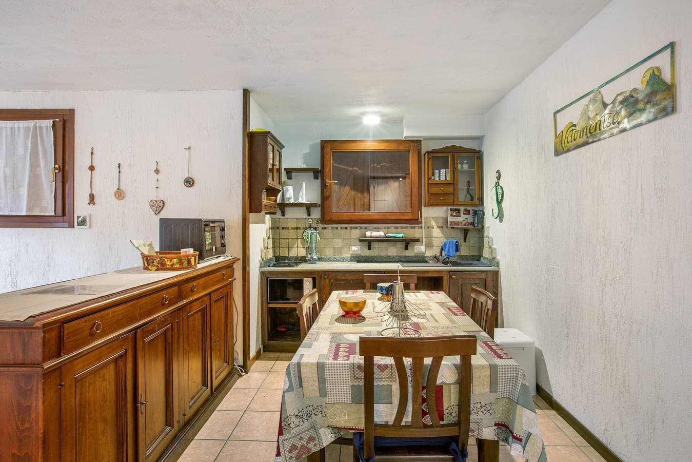 Foto 8 von 14: Einzimmerapartment 'Monolocale A Valtournenche' mit Bergblick, Gemeinschaftsgarten und WLAN