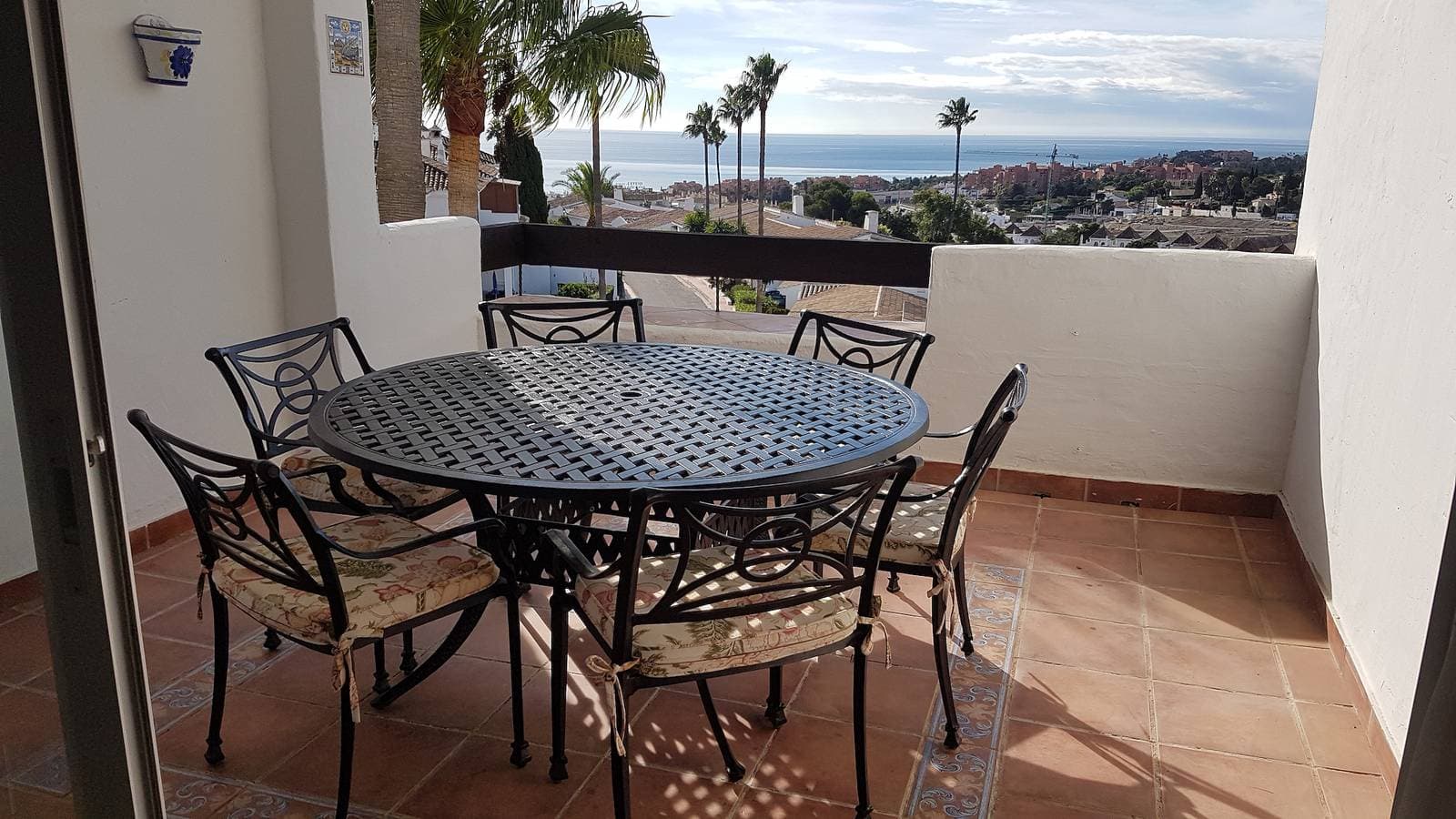 Modernes, renoviertes Apartment mit 2 Betten und 2 Bädern, hervorragendem Meer- und Golfblick 1