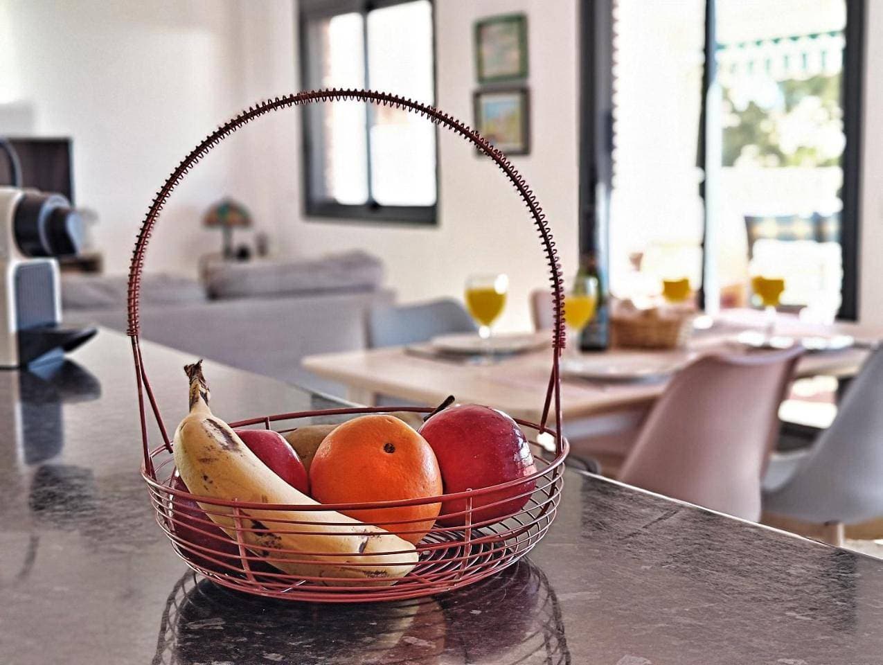 Foto 11 von 38: Three-Bedroom Apartment with Sea View