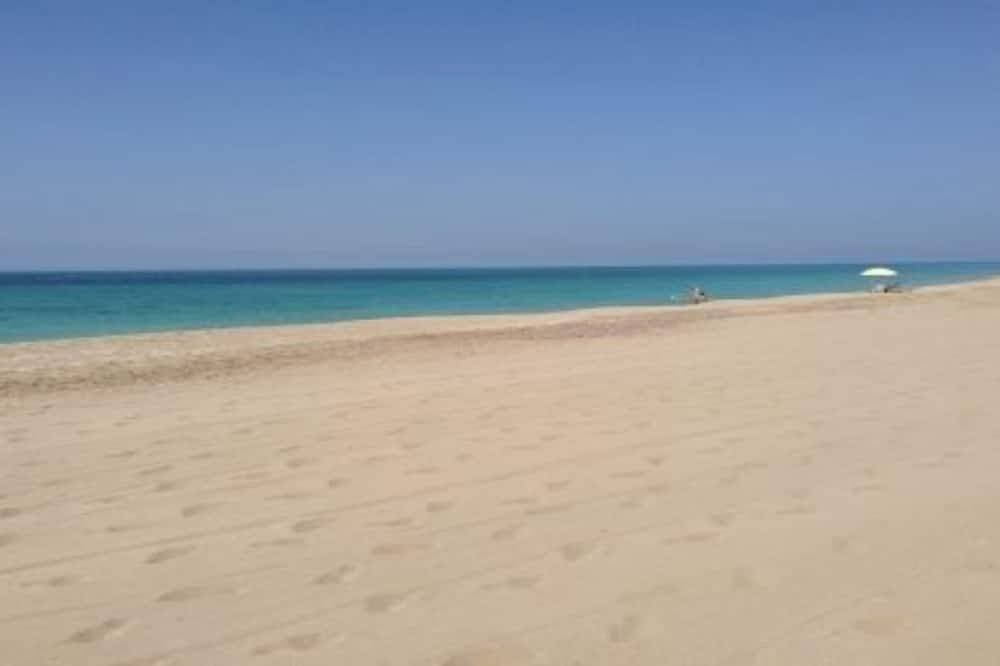 Foto 10 von 12: Zwei-Zimmer-Dachgeschosswohnung mit Aussicht nur 100 Meter vom Strand Torre Mozza entfernt