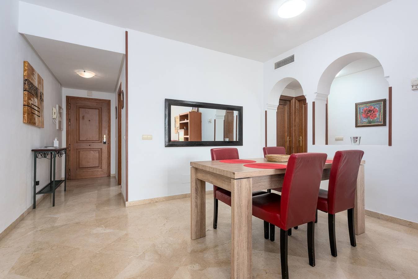 Foto 6 von 35: Ferienwohnung 'Apartamento De Lujo A 30m Playa' mit Meerblick, Wi-Fi und Klimaanlage