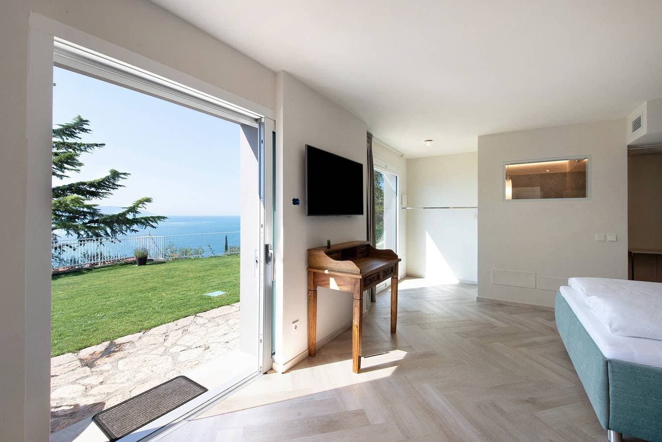Foto 9 von 20: Haustierfreundliche Ferienwohnung Villa Gargnano mit Seeblick und Garten