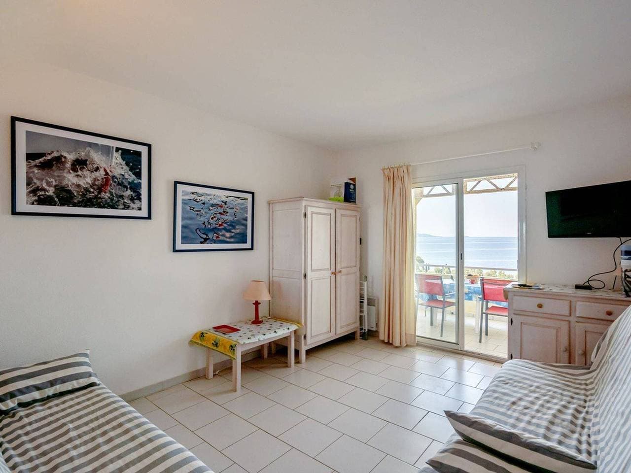 Foto 2 von 10: Gemütliche Wohnung mit Terrasse und Parkplatz in Lavandou
