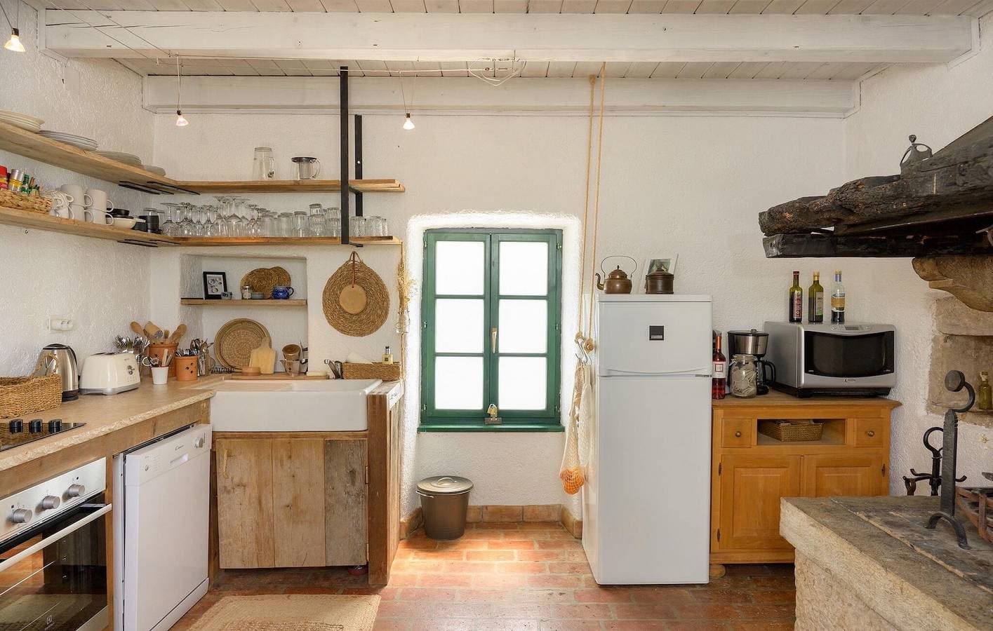 Foto 6 von 47: Geräumige 2-Zimmer-Wohnung mit Pool, WLAN und Parkplatz in der Nähe des Stadtzentrums