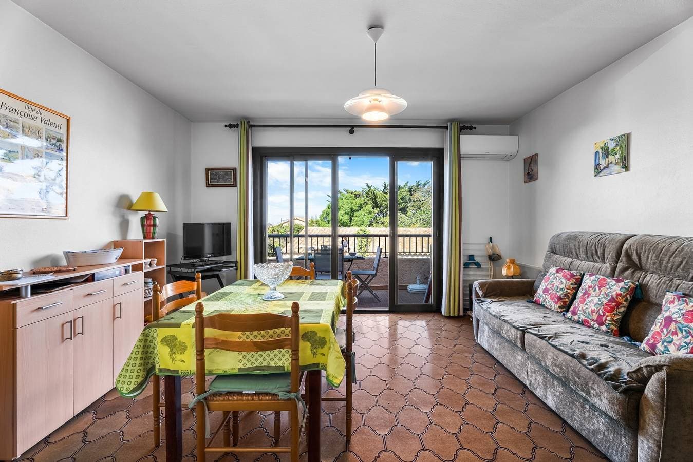 Foto 7 von 20: Klimatisiertes Apartment „100 m vom Strand entfernt“ mit privater Terrasse