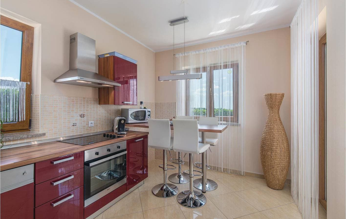 Foto 12 von 48: Gemütliche 1-Zimmer-Wohnung mit Pool und Terrasse in der Nähe der Restaurants und Sehenswürdigkeiten von Labinci