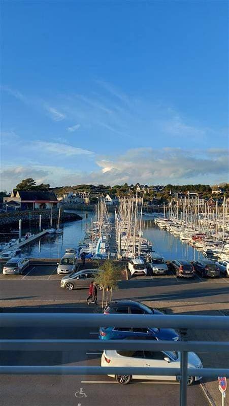 Foto 3 von 30: Two-Bedroom Apartment with Harbour View