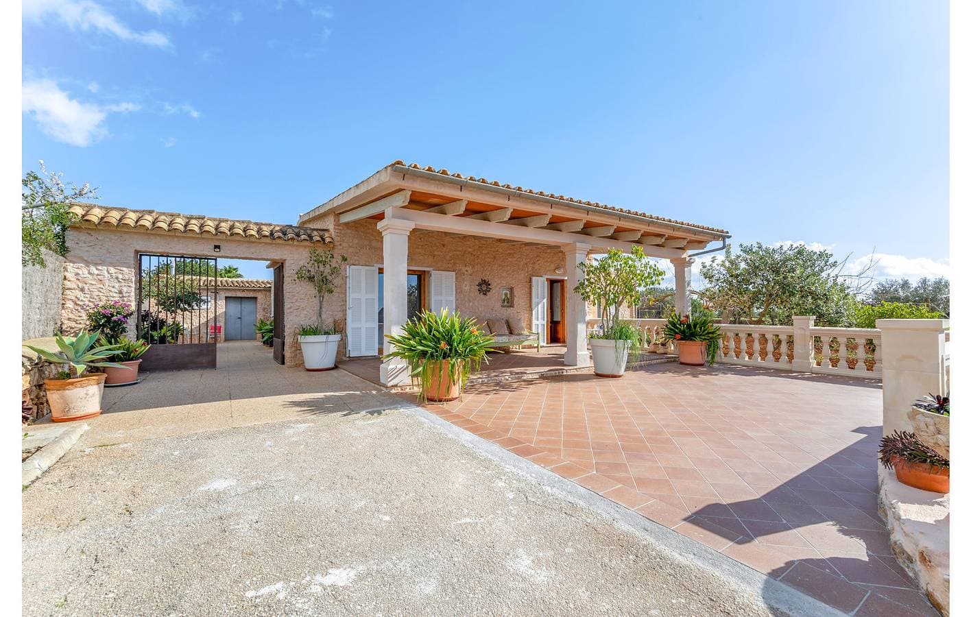 Appartement am Pool 1,5 km vom Strand S'Amarador 1