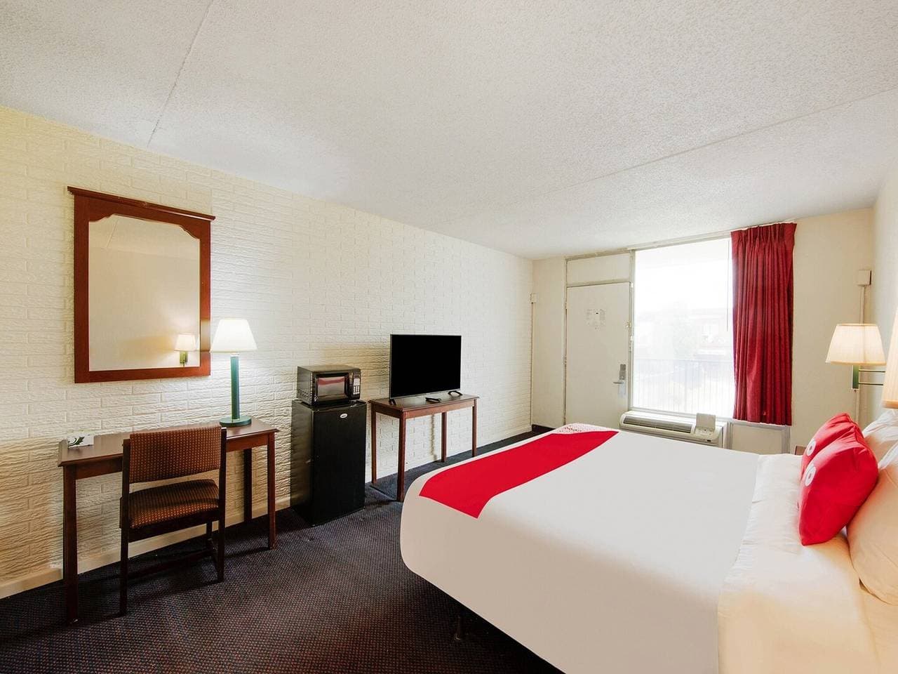 Foto 9 von 18: Kingsize-Bett | Rauchen erlaubt | Doswell, Virginia