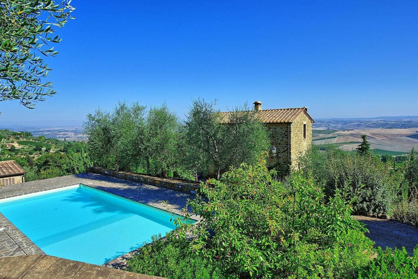 Foto 10 von 39: Villa für 8 Personen mit Pool