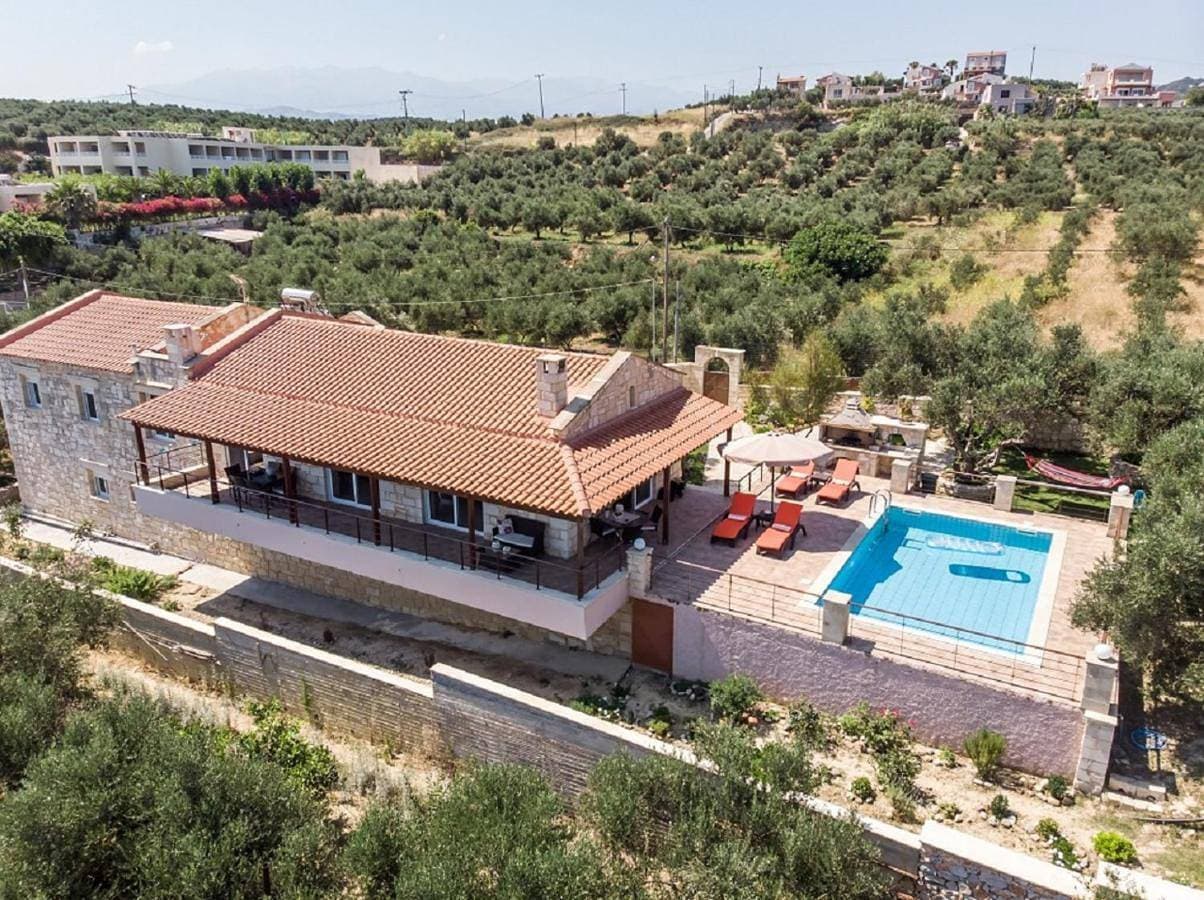 Foto 3 von 5: Villa with Private Pool