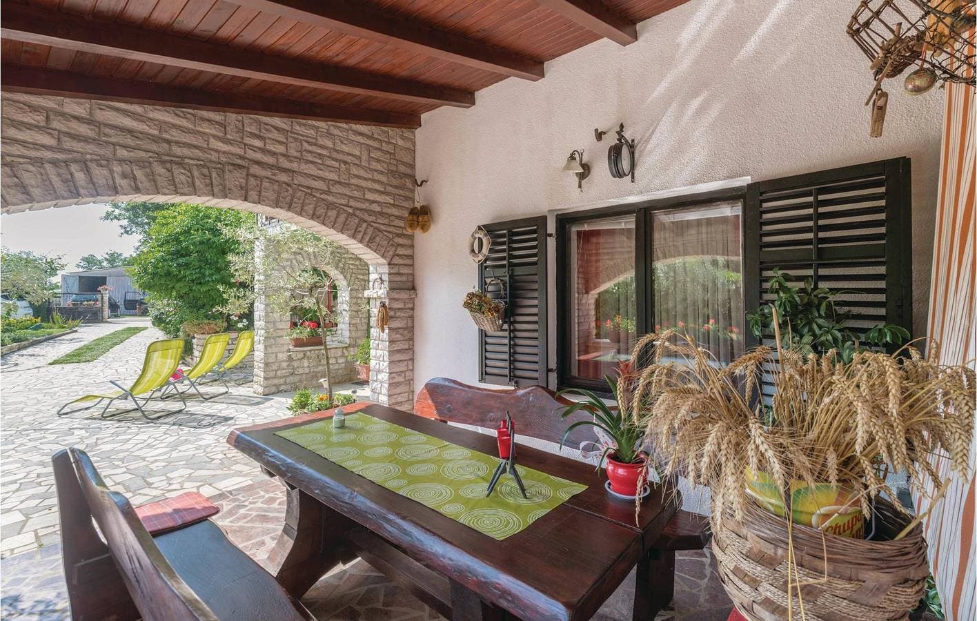 Foto 6 von 43: Modernes Apartment mit Terrasse, WLAN und Parkplatz in der Nähe von Manjadvorci