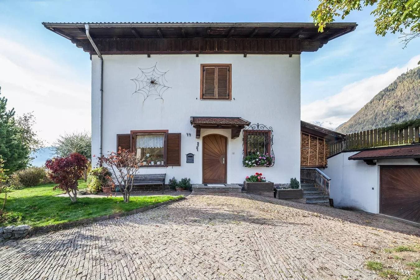 Foto 7 von 22: Ferienwohnung 'Adang Ferienwohnung Fernblick' mit Bergblick, Gemeinschaftsgarten und WLAN