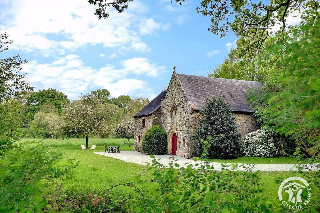 Notre Dame de la Rivière 1