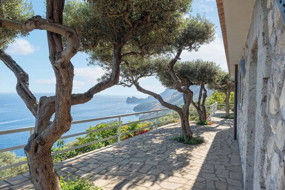 Foto 13 von 30: Villa Silenzio, Secluded Retreat with Sea Views