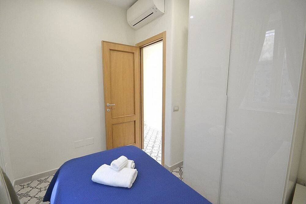 Foto 9 von 24: Villa Elicona B: A welcoming apartment situated in a central location, at a short distance from the Cathedral of Ravello, with Free Wi-Fi.