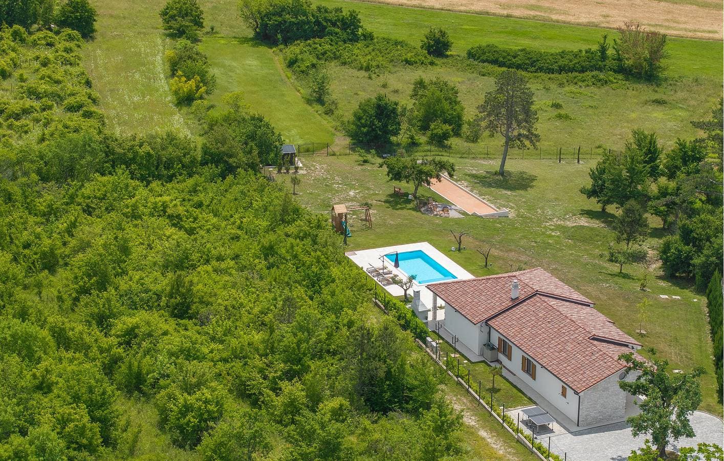 Foto 7 von 46: Reizend, 2 km von Buzet entfernt: Geräumige Ferienwohnung mit Pool und moderner Ausstattung