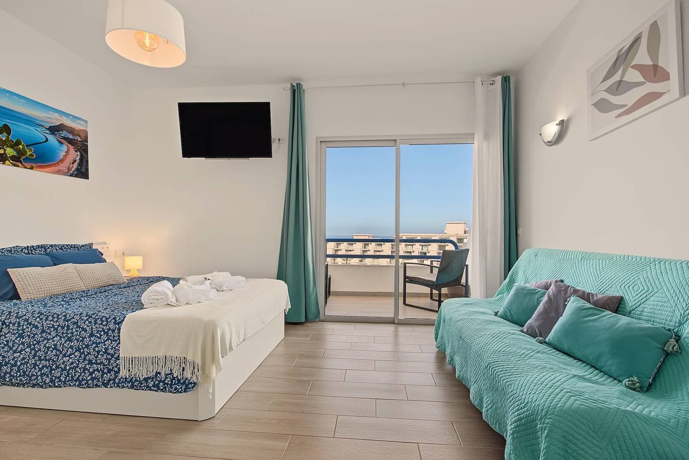 Foto 3 von 32: Ferienwohnung 'Dream Ocean Sunset' mit Meerblick, Gemeinschaftsgarten und WLAN
