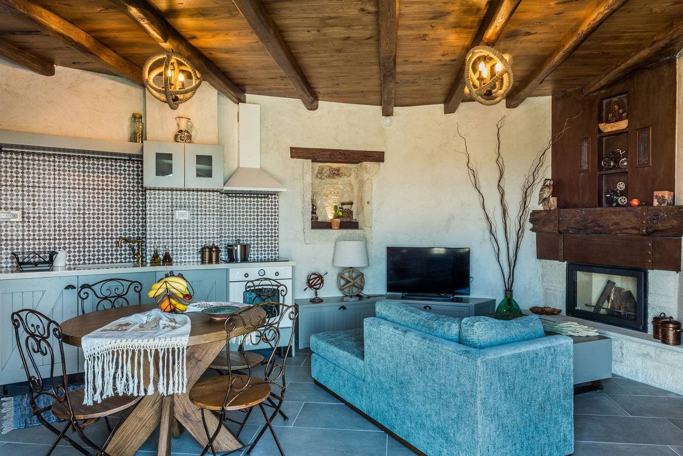 Foto 5 von 29: Traditional Villa with Private Heated Pool and BBQ