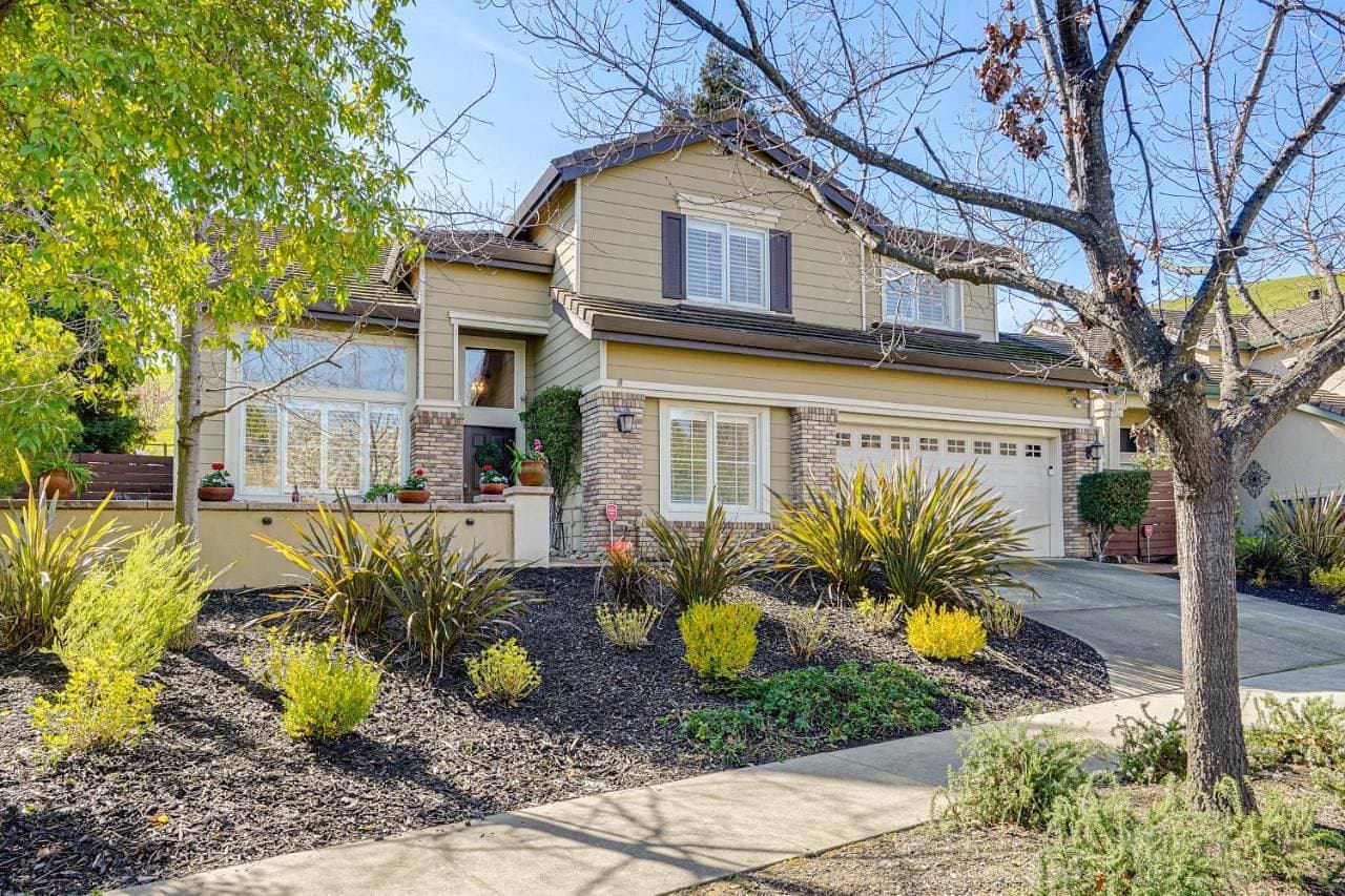 Fairfield Wine Country Getaway w/ Backyard Oasis! 1