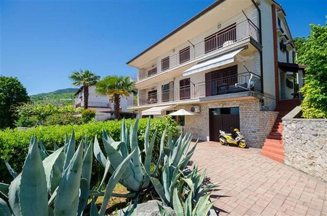 Foto 3 von 26: Studio Appartement mit Terrasse und Meerblick Lovran, Opatija As-23701-a