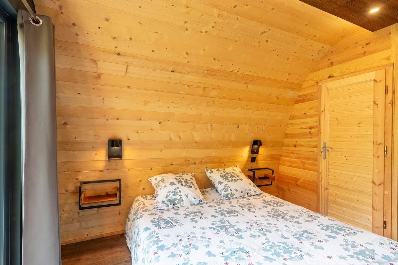Foto 5 von 25: Ferienhaus 'Pod Insolite Nature – Blick ins Grüne' mit privater Terrasse, WLAN & Klimaanlage