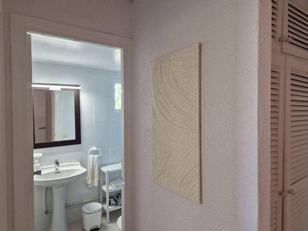 Foto 2 von 27: One-Bedroom Apartment with Balcony and Sea View