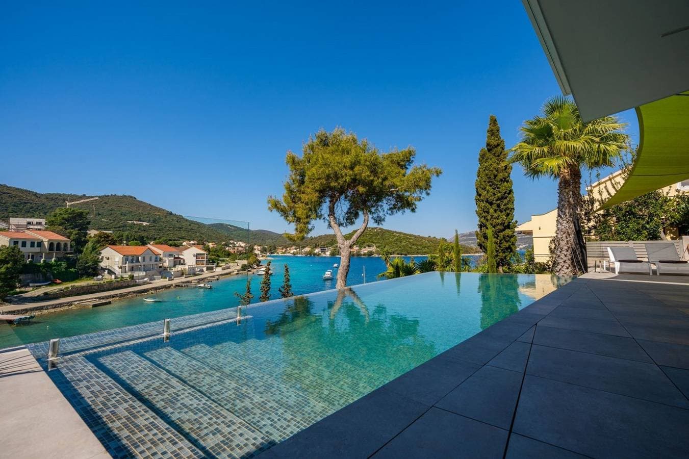 Luxury Seafront Villa Aman Korcula with Pool 1