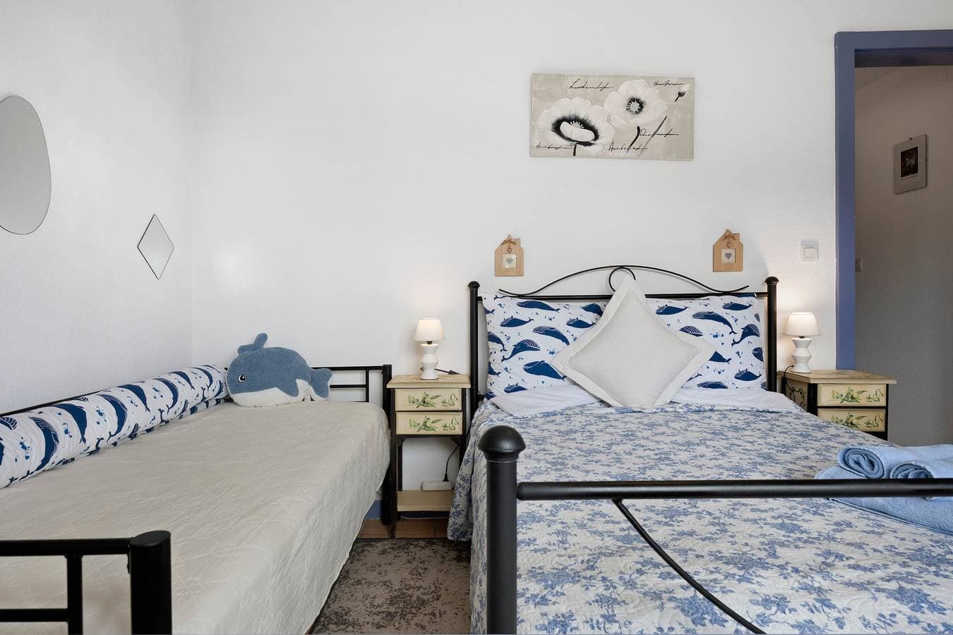 Foto 6 von 33: Gästezimmer „Chambre D – Sportive“ mit Bergblick, gemeinsamer Terrasse und WLAN