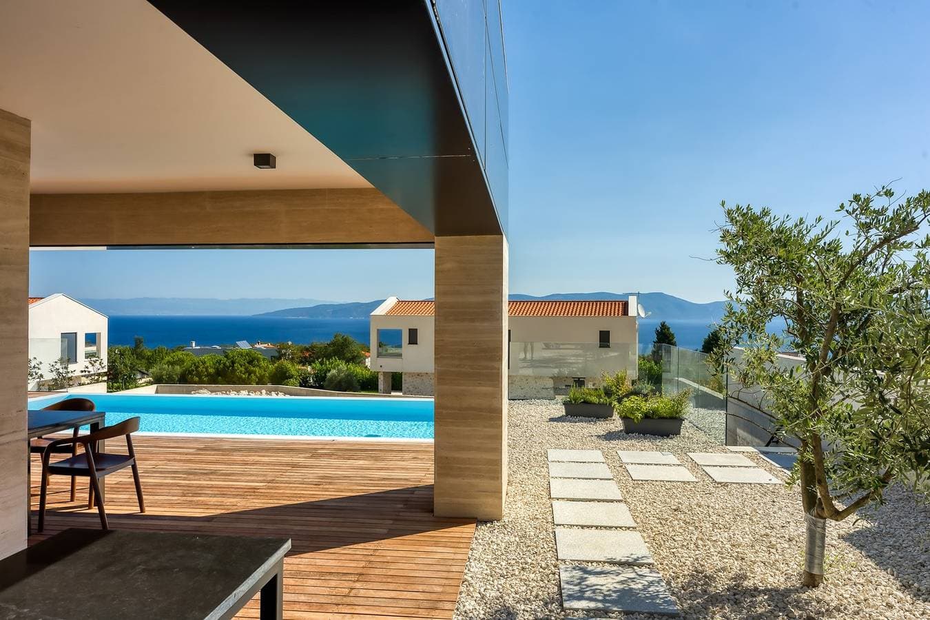 Foto 4 von 50: Ultramoderne Villa Unea mit atemberaubendem Meerblick