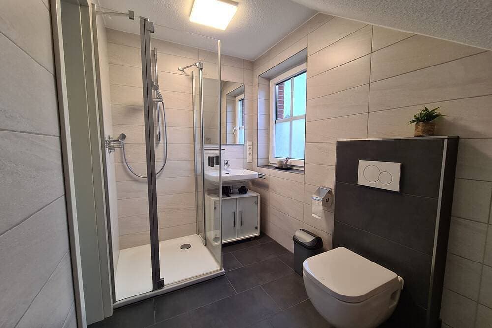 Foto 6 von 18: Ferienhaus Feriendomizil Seeluft in Haselünne direkt am See mit schöner Terrasse