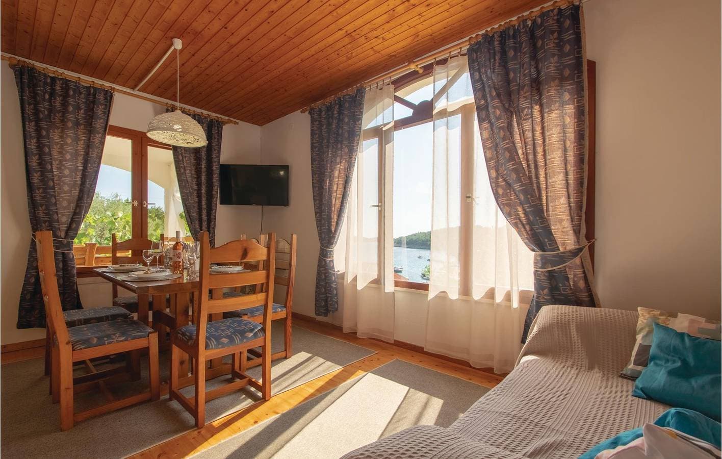 Foto 2 von 30: Gemütliche Ferienwohnung mit Terrasse, WLAN und 1,5 km zum Strand