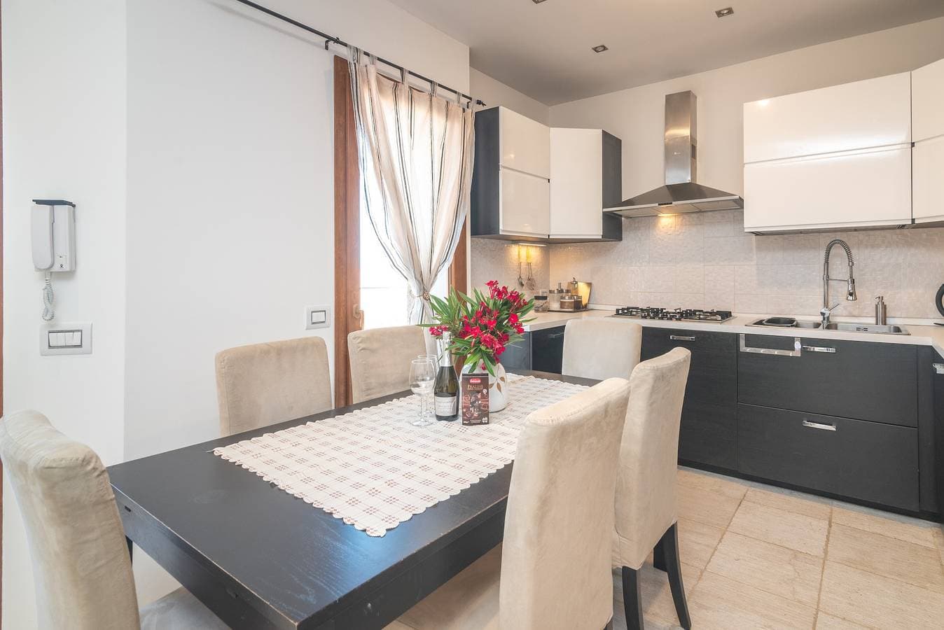 Foto 8 von 20: Ferienhaus 'Appartamento Porto Pozzo' mit Meerblick, WLAN und Klimaanlage