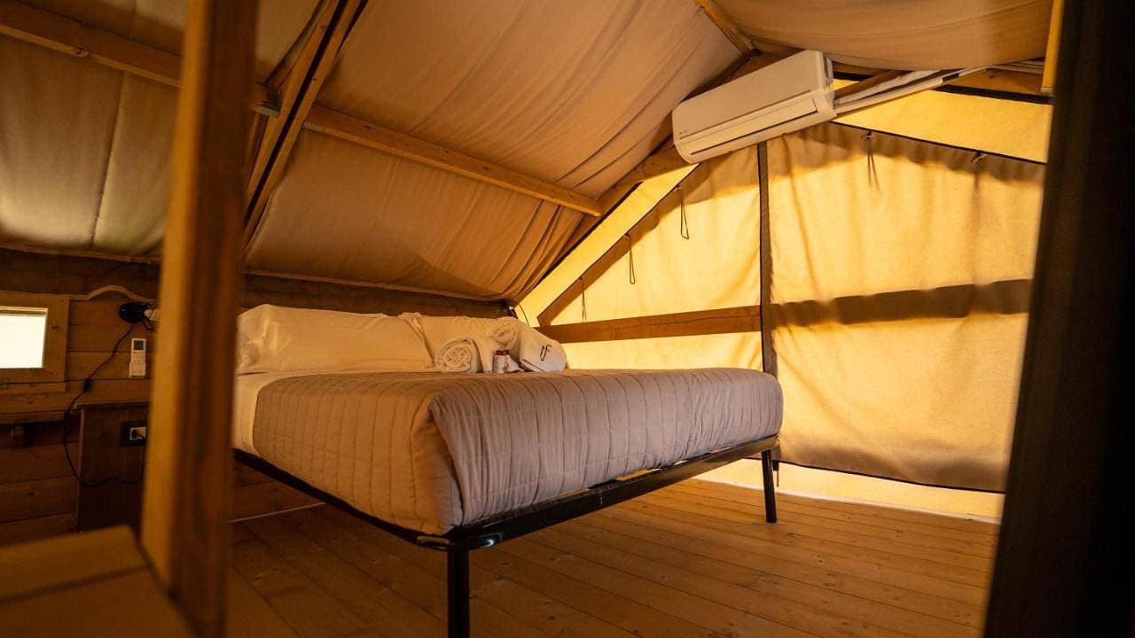 Foto 12 von 21: Tent