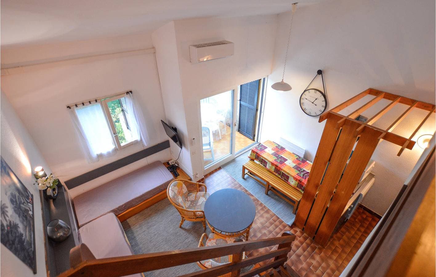 Foto 3 von 23: Rückzugsort am Strand mit AC, Pool, Terrasse und Parkplatz