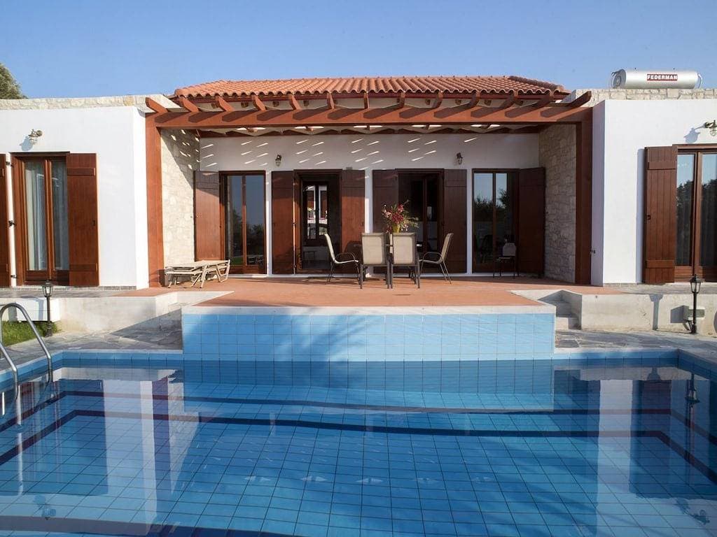 Foto 8 von 43: Villa in Kyrianna mit Schwimmbecken