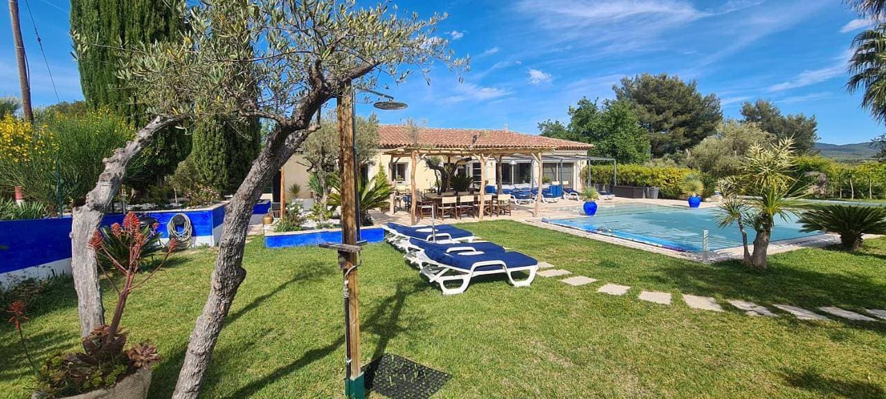 Foto 11 von 84: Villa with Private Pool