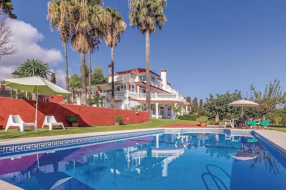 Nice apartment in Malaga with swimming pool 1