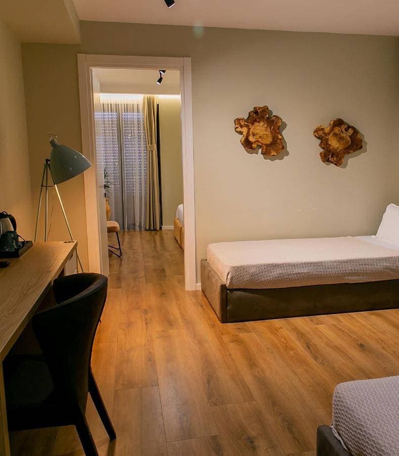 Foto 5 von 11: Standard Double Room with Side Sea View