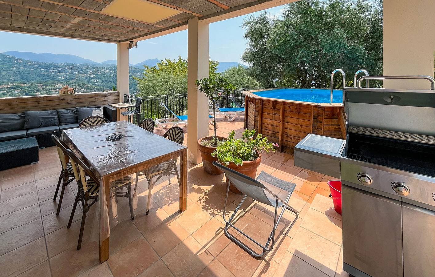 Foto 11 von 22: Reizende Ferienwohnung mit Pool, Terrasse und Sehenswürdigkeiten in der Nähe in Châteauneuf