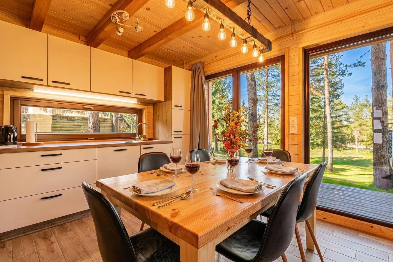 Foto 4 von 23: Forest Princess Chalet near Lake Bloke