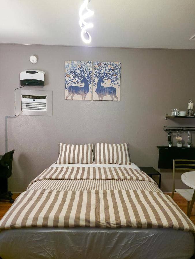 Home Away From Home! Beautiful Private Guest House 1
