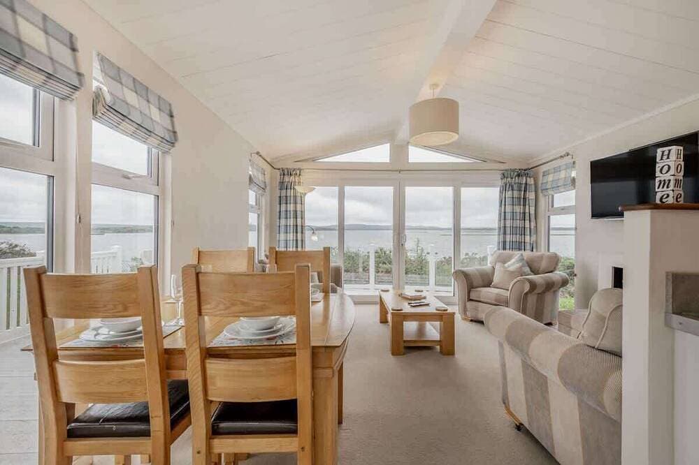 Foto 11 von 30: Bay View Lodge Poole Harbour Vista on Water's Edge