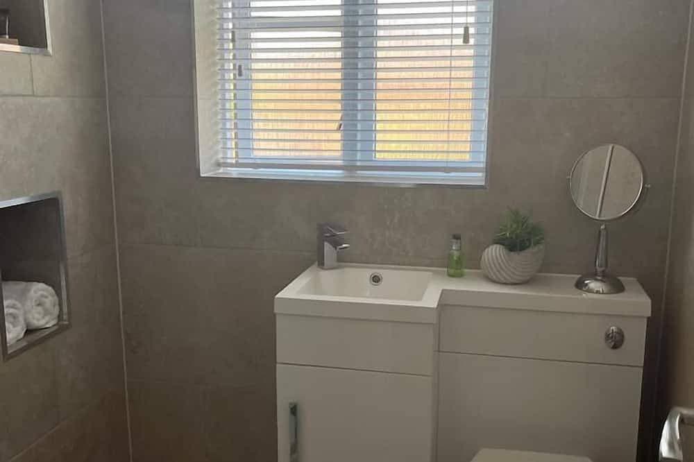 Foto 3 von 19: Perfekter Rückzugsort für zwei! Ein Schlafzimmer Haus mit Garten, Minuten vom Meer entfernt