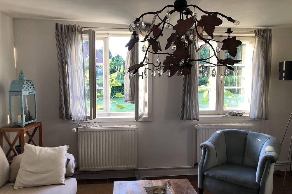 Foto 9 von 30: Ostsee - Romant. Ferienhaus / Ferienwohnung nahe Scharbeutz u Eutin mit Alpakas