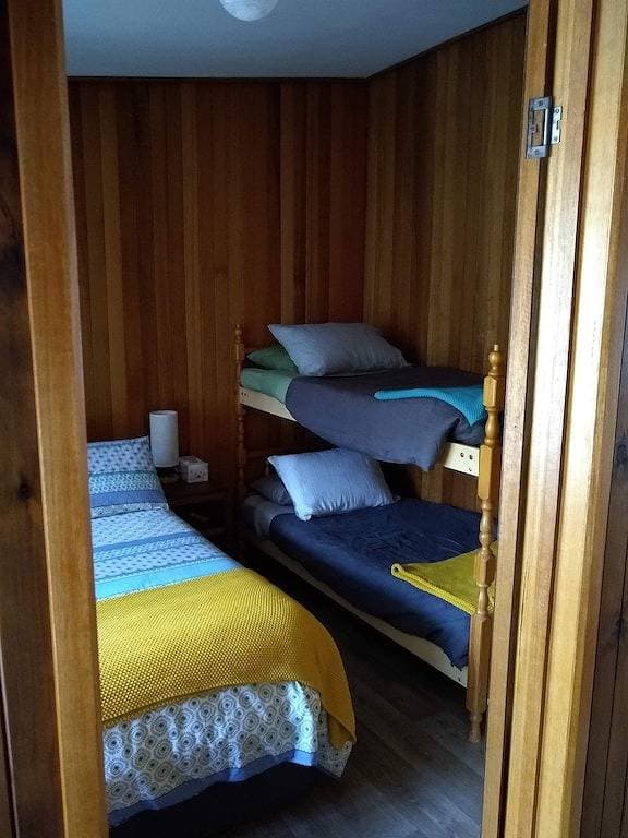 Foto 12 von 22: Winter Special, prüfen Sie die Verfügbarkeit und planen Sie eine Flucht nach Bruny mit einem gemütlichen Holzfeuer