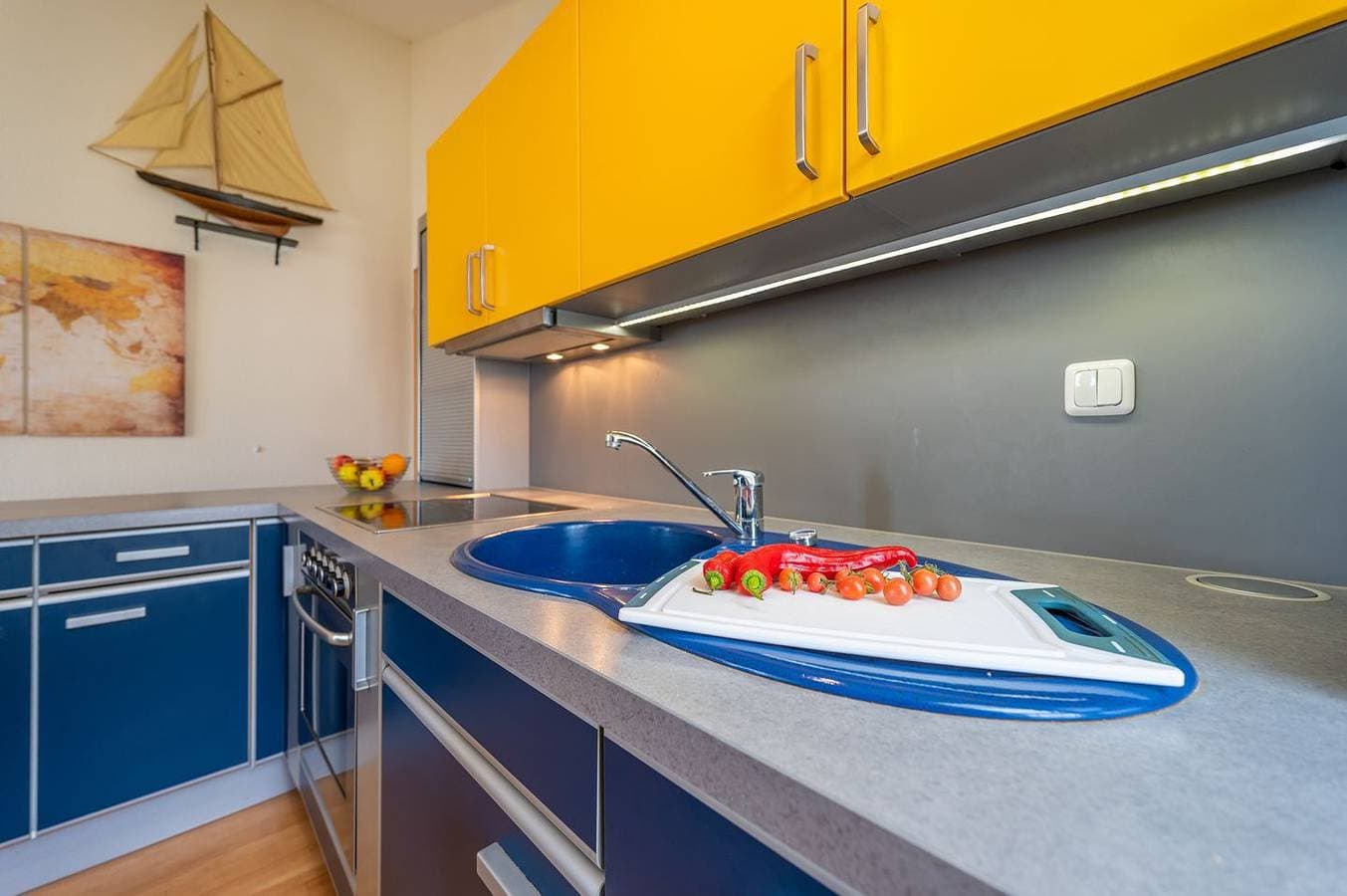Foto 6 von 14: Großzügige Ferienwohnung mit Balkon und Meerblick, direkte Strandlage